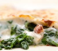 Lasaña de espinacas y queso azul de hoja